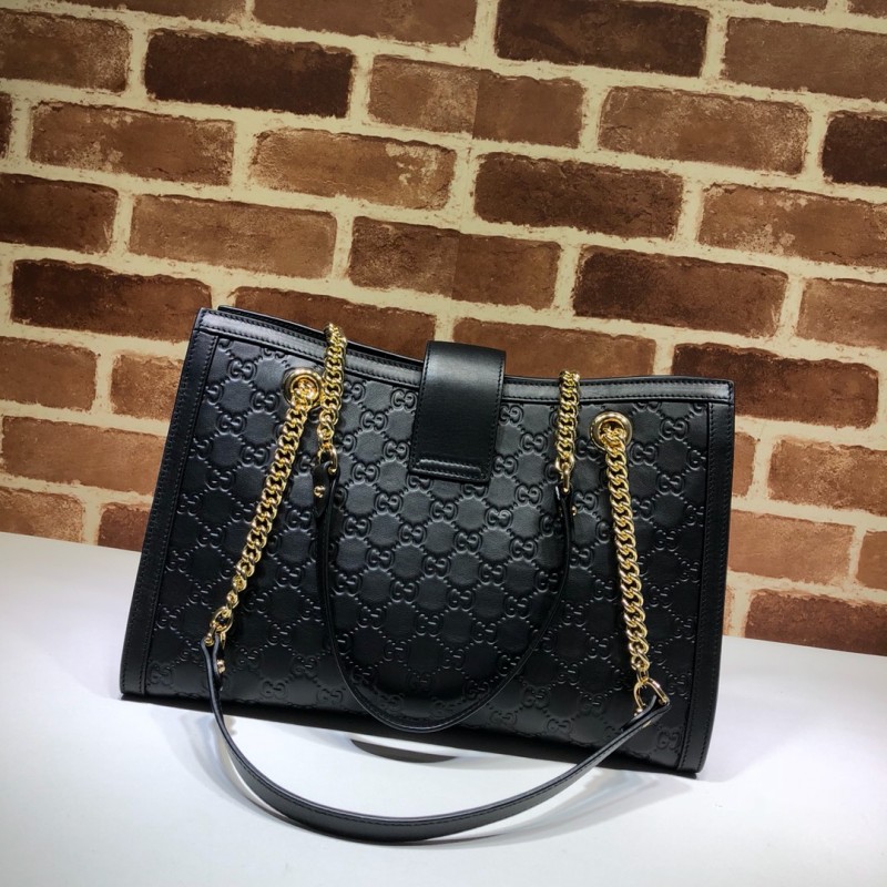 Luxury 479197 Gucci GG Supreme Canvas Padlock Medium Shoulder Bag
